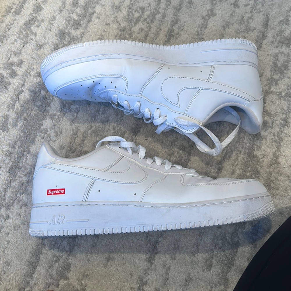 NIKE X SUPREME AIR FORCE 1s